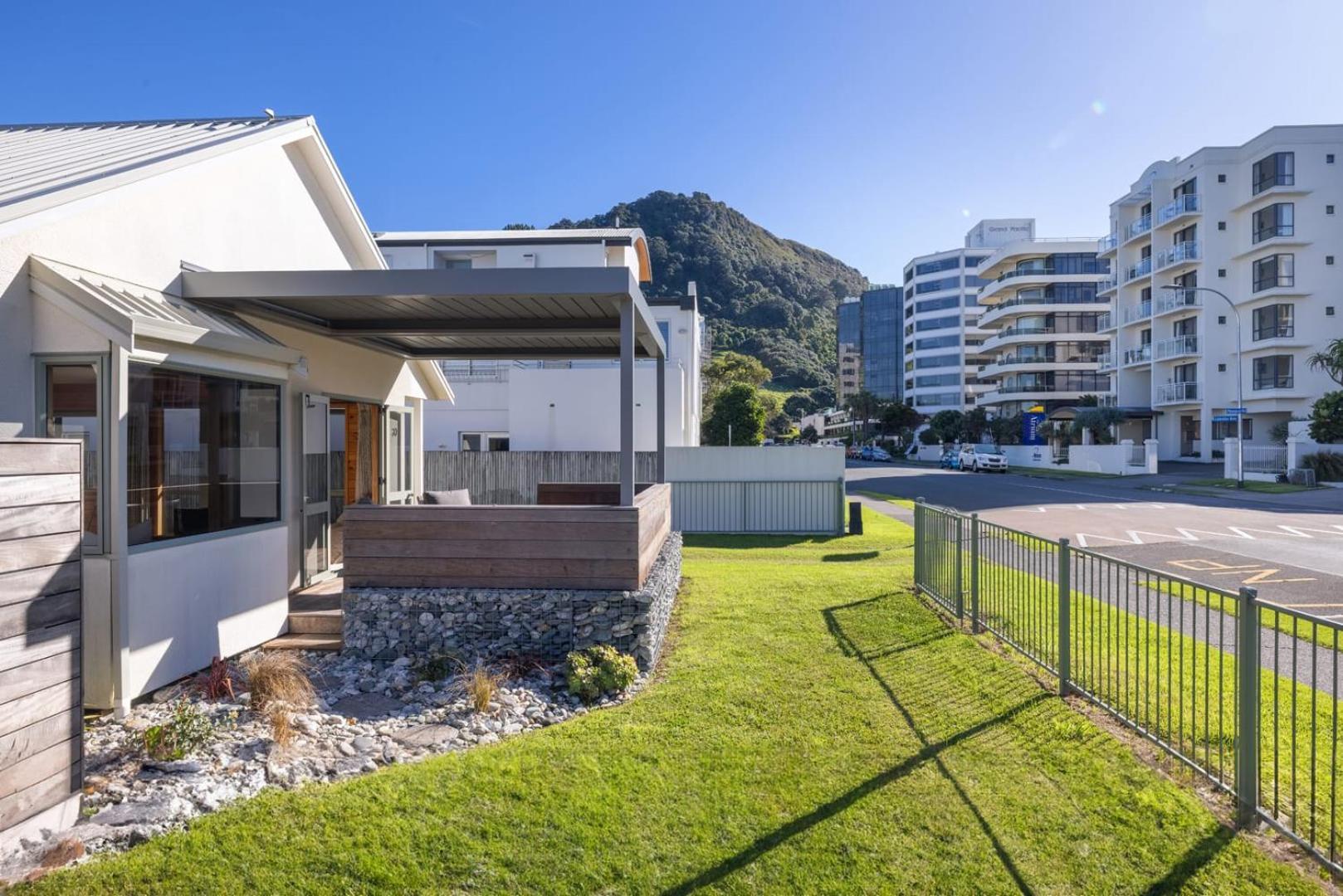 The Iconic Kiwi Bach, Full Site Downtown Mount Mount Maunganui Exterior foto
